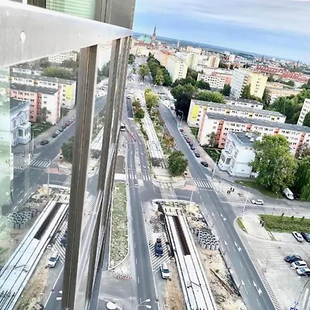 Hanza Tower Silver 21 & Pool